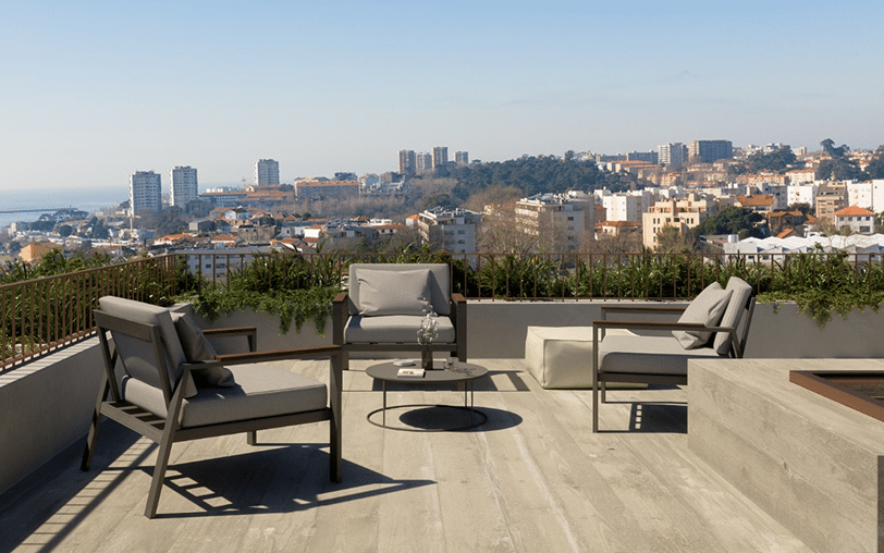 Velocity Delta – rooftop terrace overlooking Porto